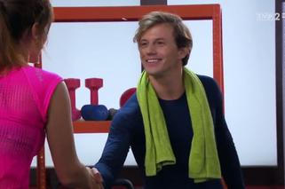 Barwy szczęścia, odcinek 1980. Celina (Orina Krajewska), ksiądz Tadeusz (Jakub Mróz)