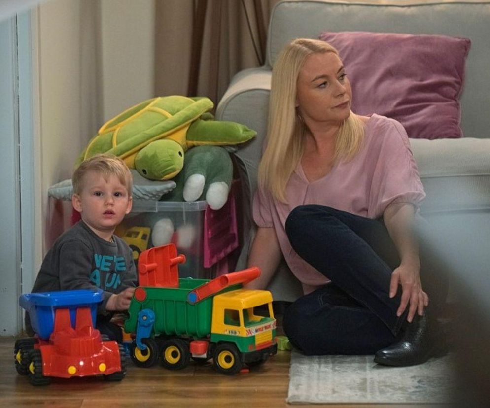 Pierwsza miłość streszczenia odcinków 4086-4090. Emilka szykuje się na przyjazd Bartka. Na próżno jednak – Bartek nie przyjeżdża...