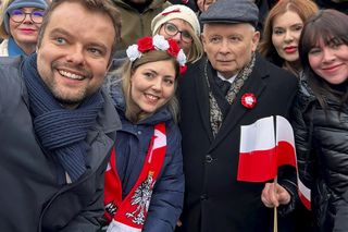 Humory dopisują politykom na Marszu Niepodległości. Tak świętują w Warszawie