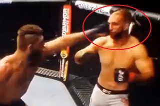 BRUTALNY nokaut w UFC! Dostał cios i PADŁ jak martwy, całkowicie go odcięło [WIDEO]