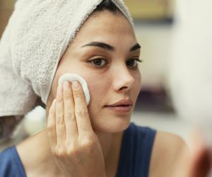 W PRLu uchodził za kultowy kosmetyk. Dermatolog wyjaśnia, czy warto używać go do mycia twarzy