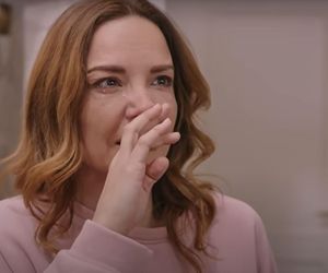 Wichrowe wzgórze. Songul wyląduje na ulicy! 