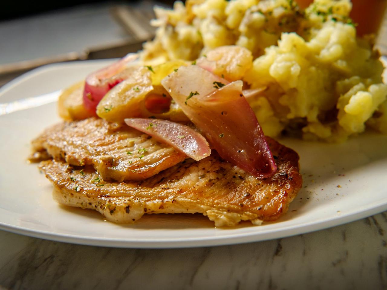 Schab pieczony w soku jabłkowym - soczysty i aromatyczny