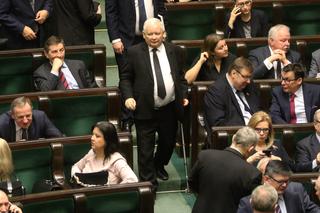 Zjednoczona Prawica zdecydowanie wygrywa wybory, rosną notowania Konfederacji