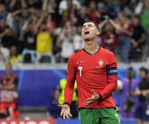 Serce krwawi po tym, co zrobili Cristiano Ronaldo! Szokujące obrazki obiegły cały świat po meczu ze Słowenią. Zmasakrowali legendę futbolu