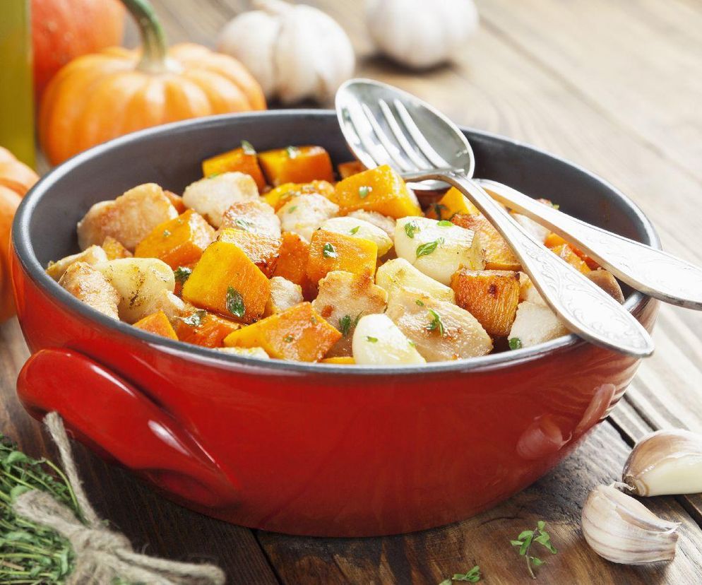 Aromatyczny gulasz z indyka z dynią. Łatwy przepis na jesienny obiad