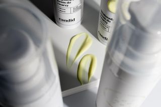 Troska o wrażliwą i suchą cerę ze szczerą miłością do siebie