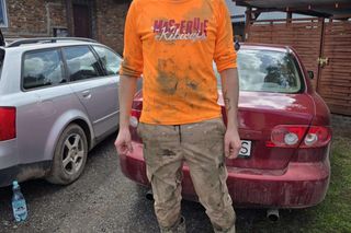 Woda wlewała się oknem do mieszkania