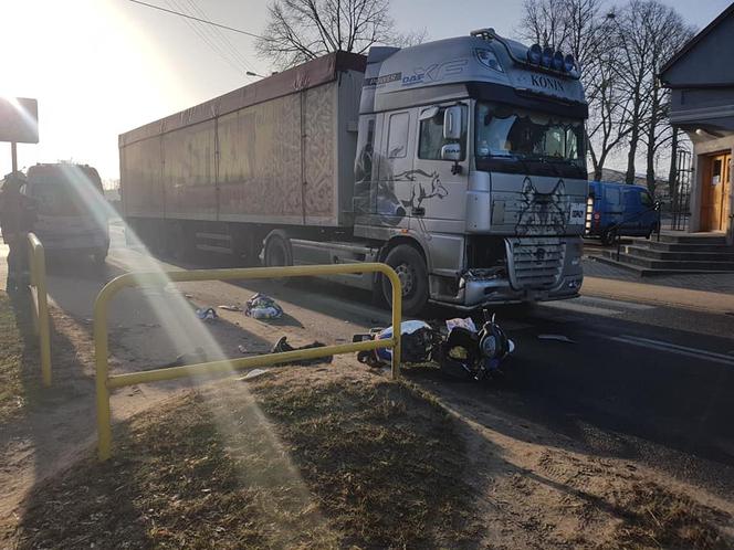 UWAGA! Wypadek na DK 25 w Mąkowarsku! Spore utrudnienia dla kierowców! [ZDJĘCIA]