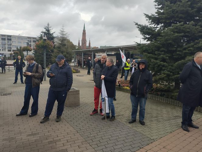 Hutnicy i koksownicy wyszli na ulice w Dąbrowie Górniczej. Apel do rządu o ratunek dla branży i tysięcy miejsc pracy