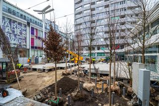 Przebudowa placu przed pawilonem Zodiak w Warszawie