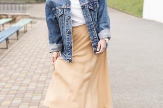 Długa spódnica to także świetna propozycja dla miłośniczek stylu casual