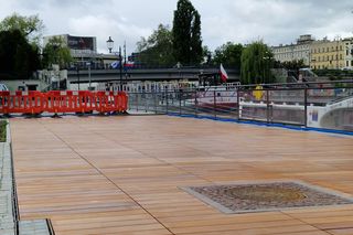 Rybi Rynek w Bydgoszczy niemal gotowy. Eleganckie nabrzeże już cieszy oczy!