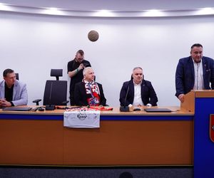 Siatkarze KPS-u z medalami na szyi, dziękowali kibicom za udany sezon