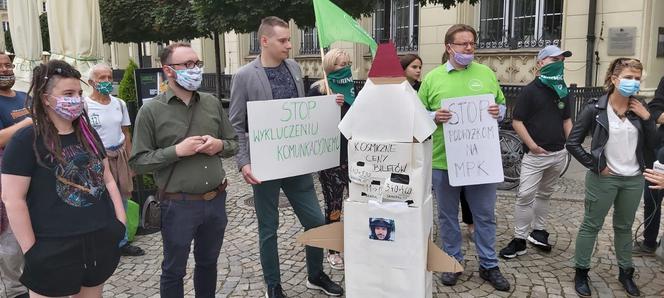 Protest przeciwko podwyżce cen biletów w MPK Wrocław