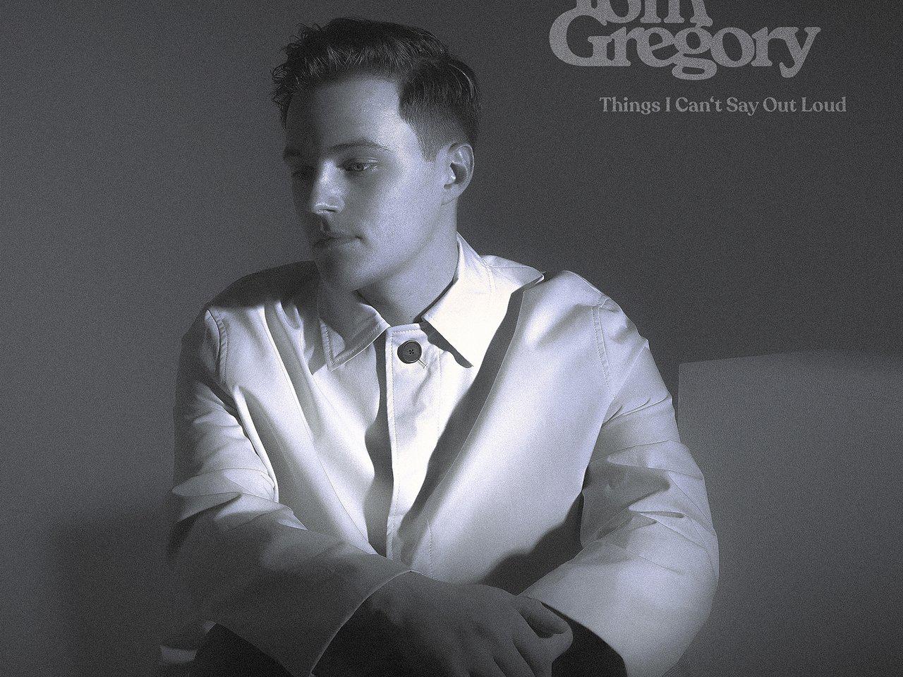 Tom Gregory zaskoczył albumem Things I Can’t Say Out Loud! 