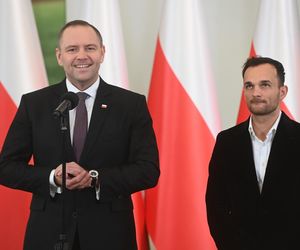 Prezydent RP Karol Nawrocki oraz indywidualny i drużynowy mistrz świata na żużlu Bartosz Zmarzlik