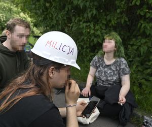 Policja na Osiedlu Przyjaźń w Warszawie 