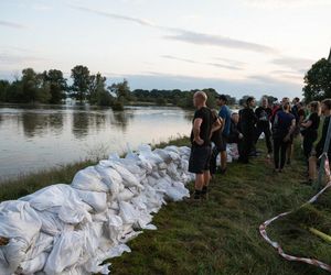 Powódź w Polsce 2024. Fala kulminacyjna przechodzi przez kolejne miasta. Wielkie sprzątanie w zniszczonych miejscowościach