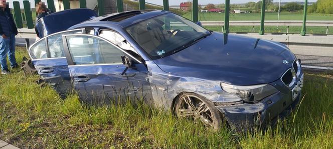 Skasował pożyczone BMW! Groźna kolizja pod Elblągiem!