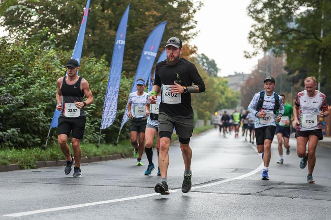 22. Poznań Maraton za nami. Tysiące biegaczy na ulicach Poznania 