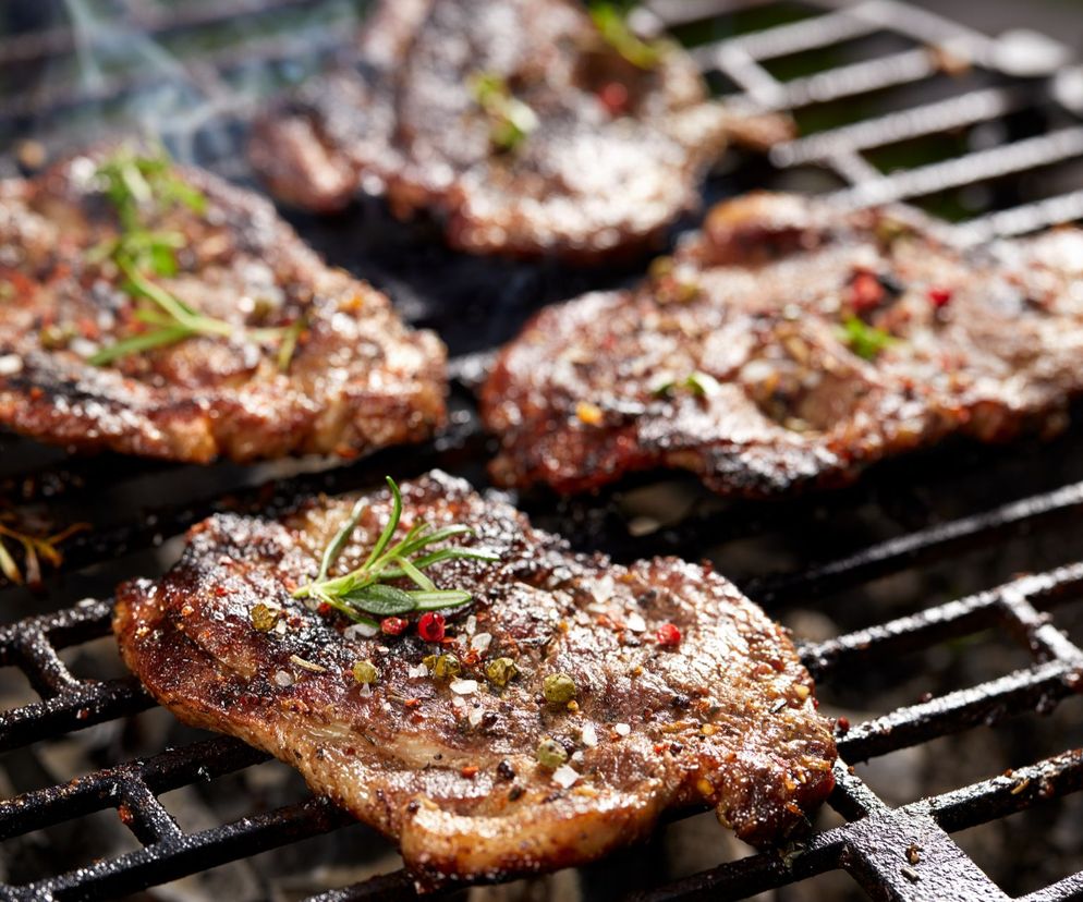 Marynata do karkówki na grilla Karola Okrasy. Soczysty i aromatyczny schab karkowy z rusztu