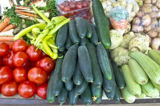 Green market, zielony bazarek, warzywa, owoce, 
