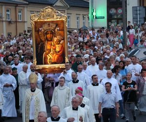 Tłum wiernych upamiętnił 76. rocznicę Cudu Lubelskiego