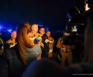  Kawle. Pożar zakładu przetwórstwa drobiowego. 120 strażaków walczy z żywiołem w czwartek, 14 sierpnia. Jeden z nich zaginął [ZDJĘCIA]