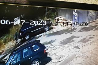 Pozbył się śmieci pod siedzibą firmy. Zdradził go monitoring i naklejki