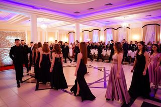 Uczniowie ZSP nr 6 w Siedlcach bawili się na studniówce. Zobacz zdjęcia!