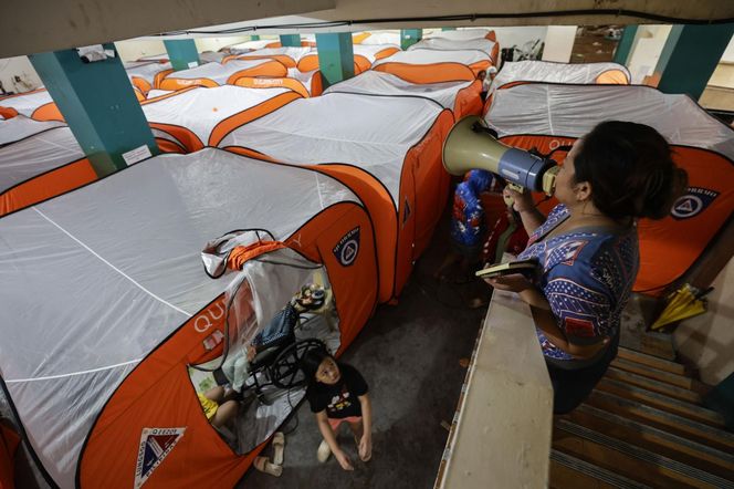 Supertajfun w Filipinach. Dwie osoby zginęły, ponad milion ewakuowanych