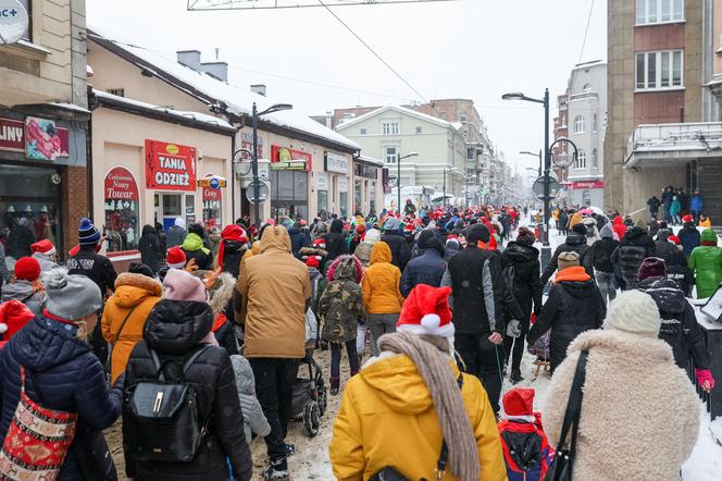 Parada w Mikołajów w Chorzowie na koniec Mikołajowego Festiwalu Czekolady z... owadami