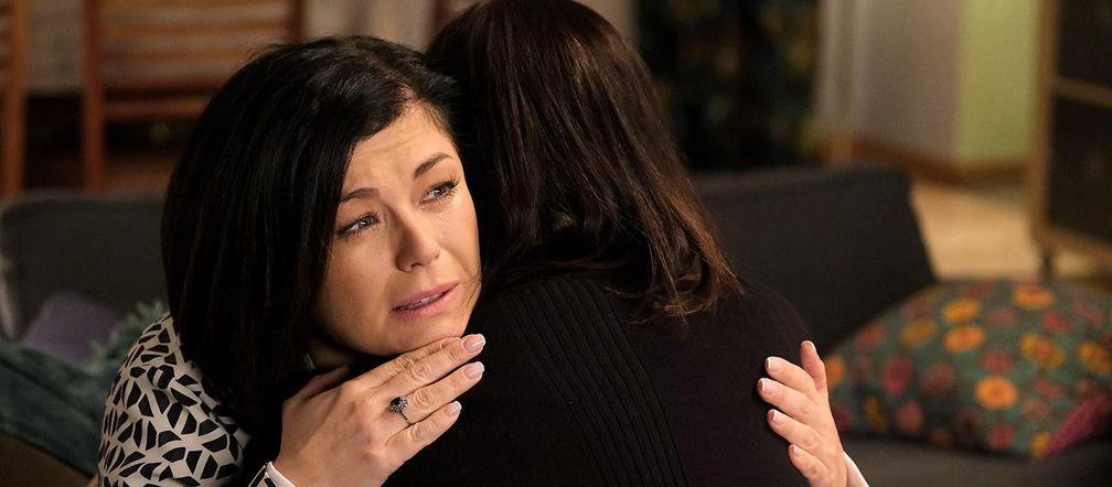 M jak miłość, odcinek 1786: Ostatnie pożegnanie Zbyszka Filarskiego. Zrozpaczona Kinga powie matce o śmierci ojca – ZDJĘCIA, WIDEO