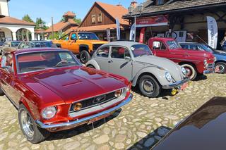 Zabytkowe samochody w Miasteczku Galicyjskim