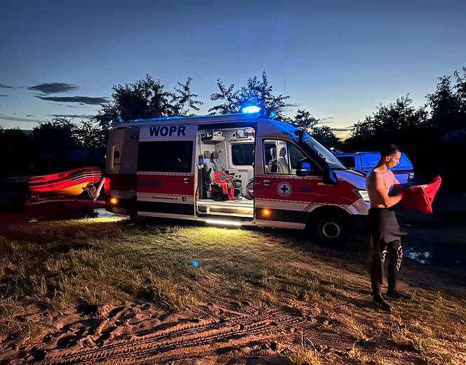 Tragedia na Maślicach. Młody mężczyzna utonął w stawie. Reanimacja nie pomogła