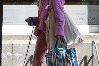 Edyta Olszówka zaparkowała na przystanku autobusowym