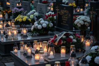 Ksiądz apeluje przed 1 listopada. Czego unikać na grobach bliskich?