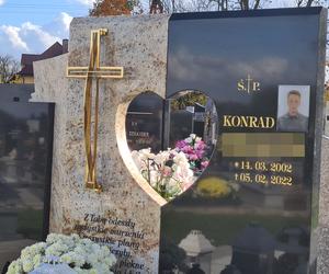 Para narzeczonych zmarła w Holandii. Napisy na grobach Wiktorii i Konrada sprawiają, że pęka serce 