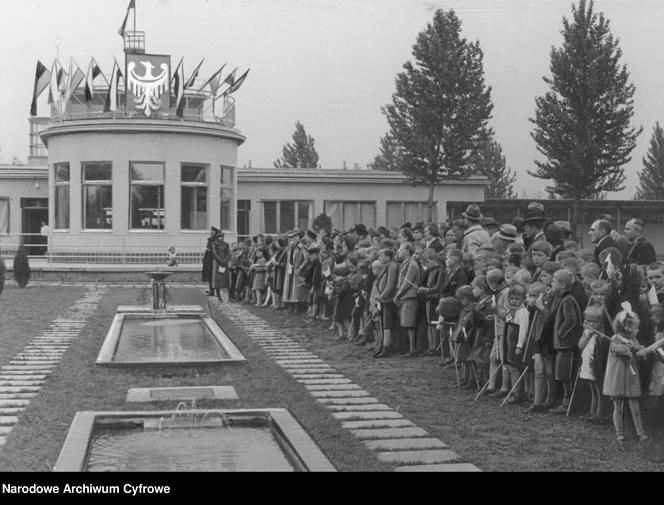 Uroczystość poświęcenia ogródka jordanowskiego w Katowicach (1939 r.)