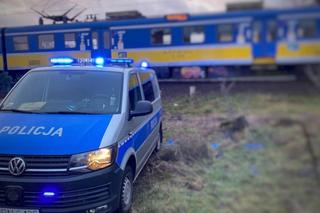 Tragedia na przejeździe kolejowym w Bukownie. Nie żyje 23-latek