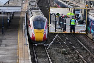 Dźgał ludzi nożem, mówiąc o diable. Nowe doniesienia o ataku w pociągu