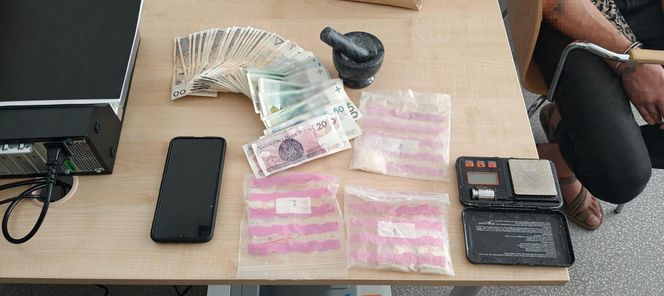 Pigułki gwałtu miała trafić na ulice Warszawy. Zatrzymano dwóch mężczyzn