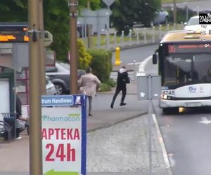 Rzecznik żorskiej policji poszedł na chwilę do sklepu i... został superbohaterem. Po raz kolejny 
