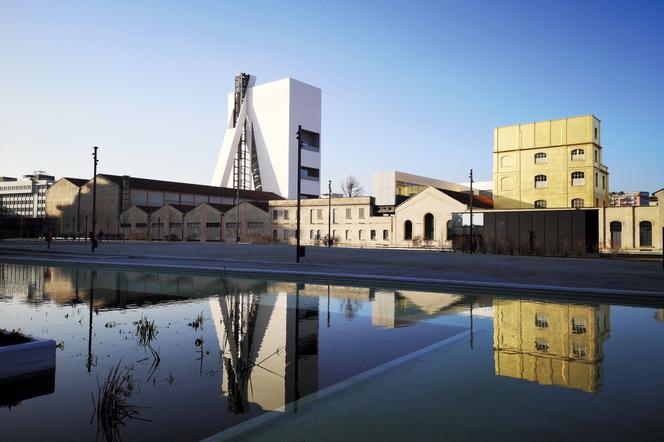 Fondazione Prada, Mediolan, panoramiczna winda na jednym z budynków, proj. OMA, 2018