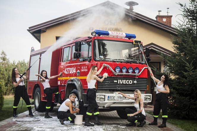 OSP Chotowa - strażaczki wydały kalendarz