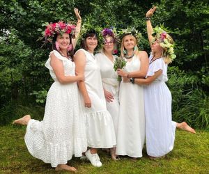 Wyjątkowe „Morsowe Wianki” ekipy Mors Może Więcej nad zalewem w Wąchocku. Było magicznie