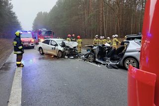 W koszmarnym wypadku na DK74 ucierpiało 6 osób, wśród nich studenci Politechniki Łódzkiej. Pilnie potrzebują krwi