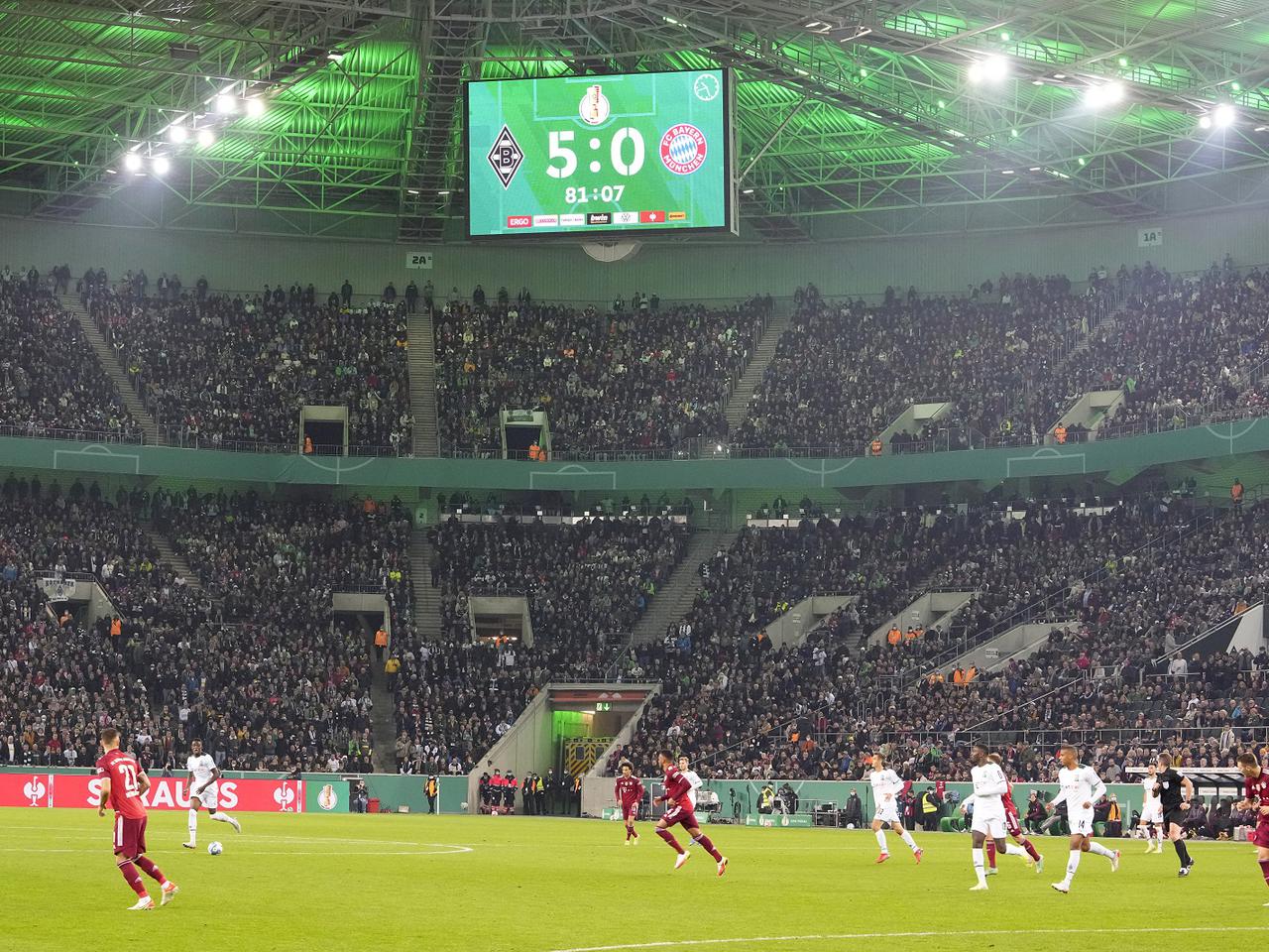 Koszmar Bayernu w Moenchengladbach! Lewandowski i spółka zostali zmiażdżeni przez Borussię, historyczna klęska