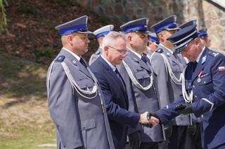 Policjanci z całego powiatu świętowali w Lubawie. Wręczono medale i awanse